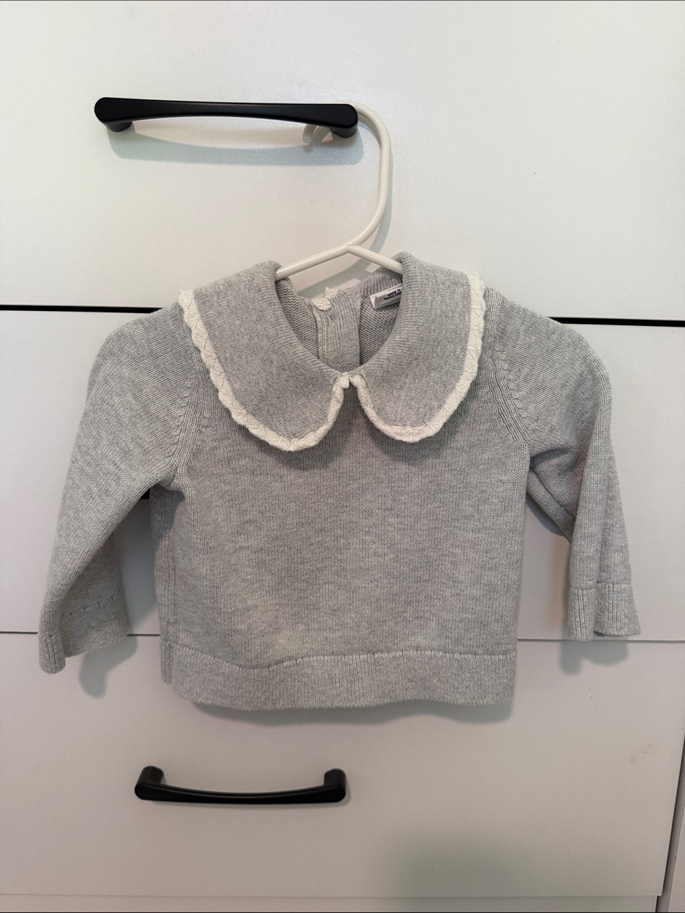 GAP baby Light Gray Knit Top with White Trim Collar 6-12 months
